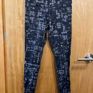 Black and Gray Patterned Leggings